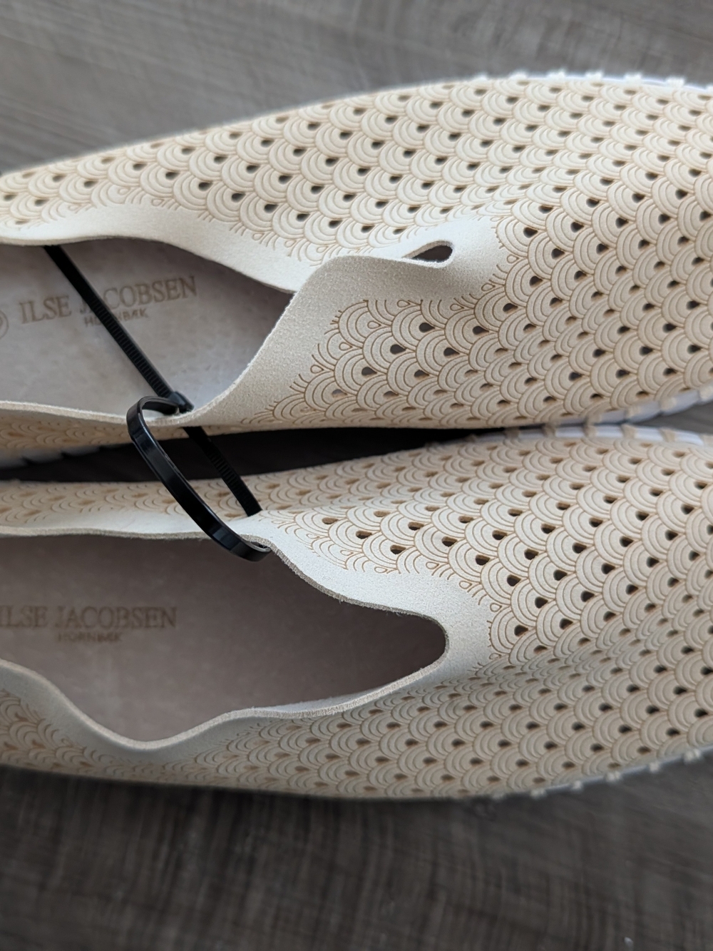 Ilse Jacobsen Cream Perforated Slip-On Loafers